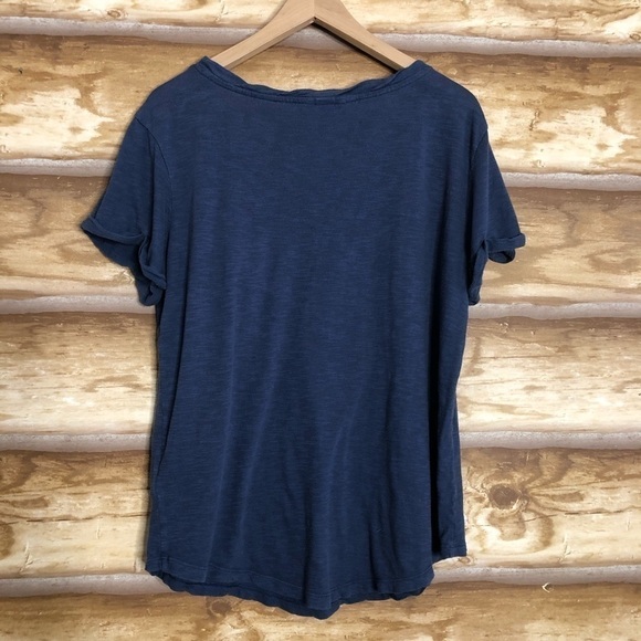 H&M Basic scoop neck cuff sleeve shirttail hem tee size medium - Picture 9 of 10